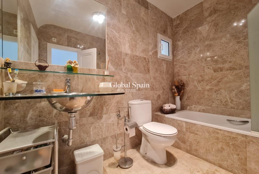 Wiederverkauf - VILLA -
ORIHUELA COSTA - Lomas De Campoamor-las Ramblas