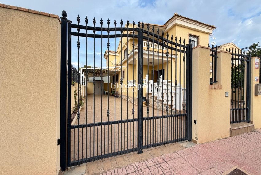 Wiederverkauf - VILLA -
ORIHUELA COSTA - Lomas De Don Juan