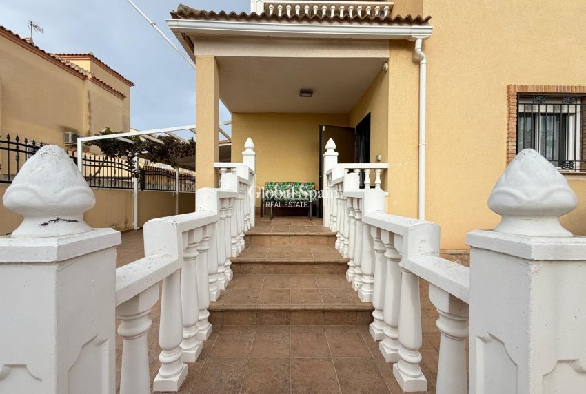 Wiederverkauf - VILLA -
ORIHUELA COSTA - Lomas De Don Juan