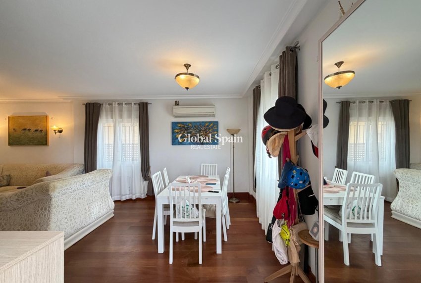 Wiederverkauf - VILLA -
ORIHUELA COSTA - Lomas De Don Juan