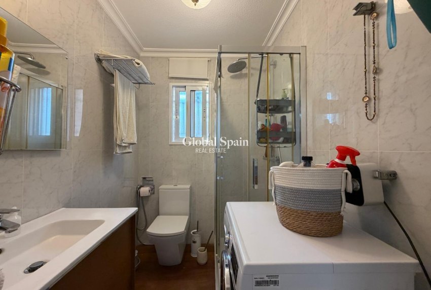 Wiederverkauf - VILLA -
ORIHUELA COSTA - Lomas De Don Juan
