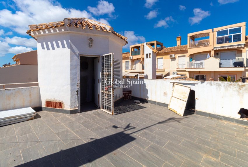 Wiederverkauf - VILLA -
ORIHUELA COSTA - Los Almendros-La Florida