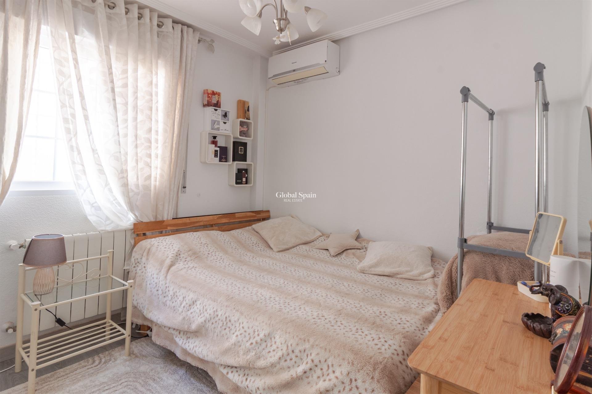 Wiederverkauf - VILLA -
ORIHUELA COSTA - Los Almendros-la Florida