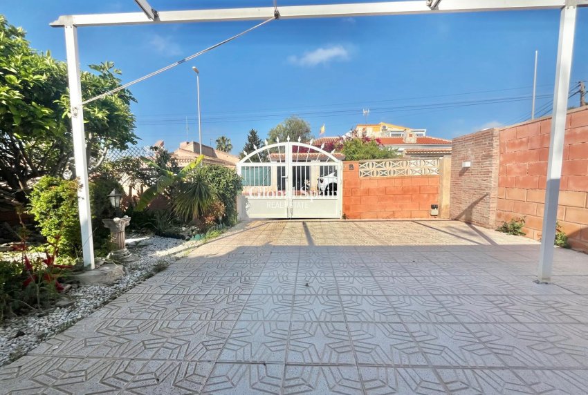 Wiederverkauf - VILLA -
ORIHUELA COSTA - Los Almendros-la Florida