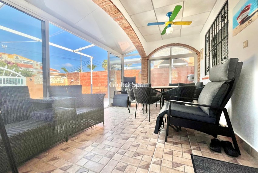 Wiederverkauf - VILLA -
ORIHUELA COSTA - Los Almendros-la Florida