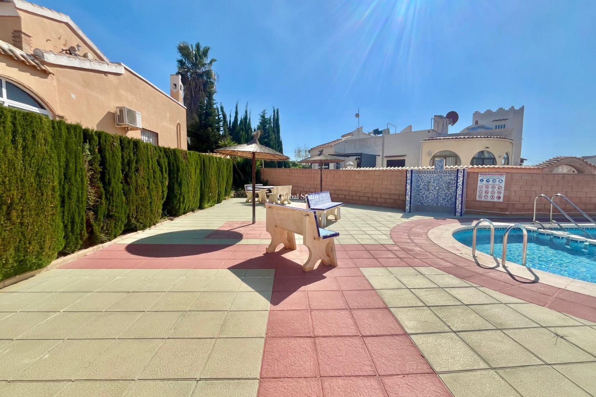 Wiederverkauf - VILLA -
ORIHUELA COSTA - Los Almendros-la Florida