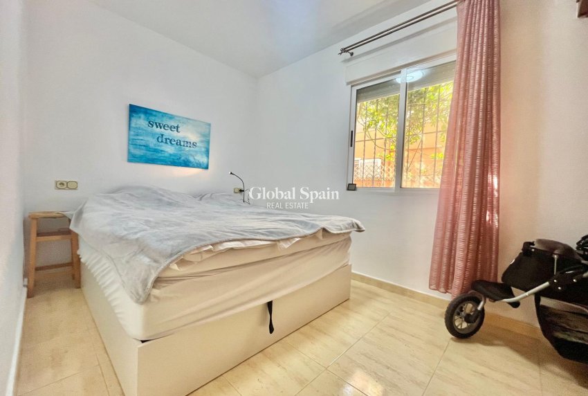 Wiederverkauf - VILLA -
ORIHUELA COSTA - Los Almendros-la Florida