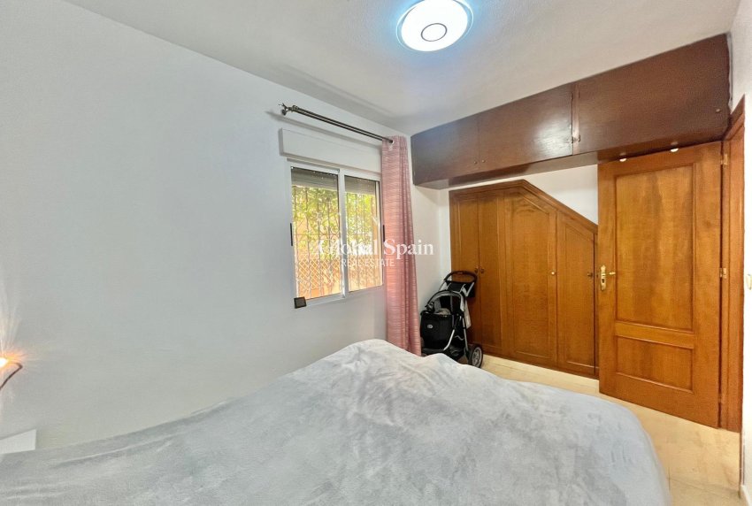 Wiederverkauf - VILLA -
ORIHUELA COSTA - Los Almendros-la Florida