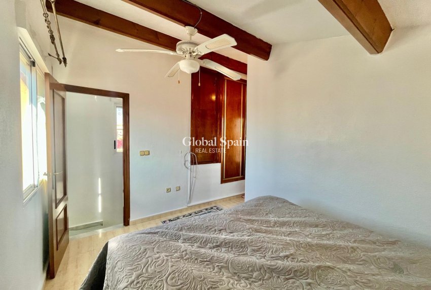 Wiederverkauf - VILLA -
ORIHUELA COSTA - Los Almendros-la Florida