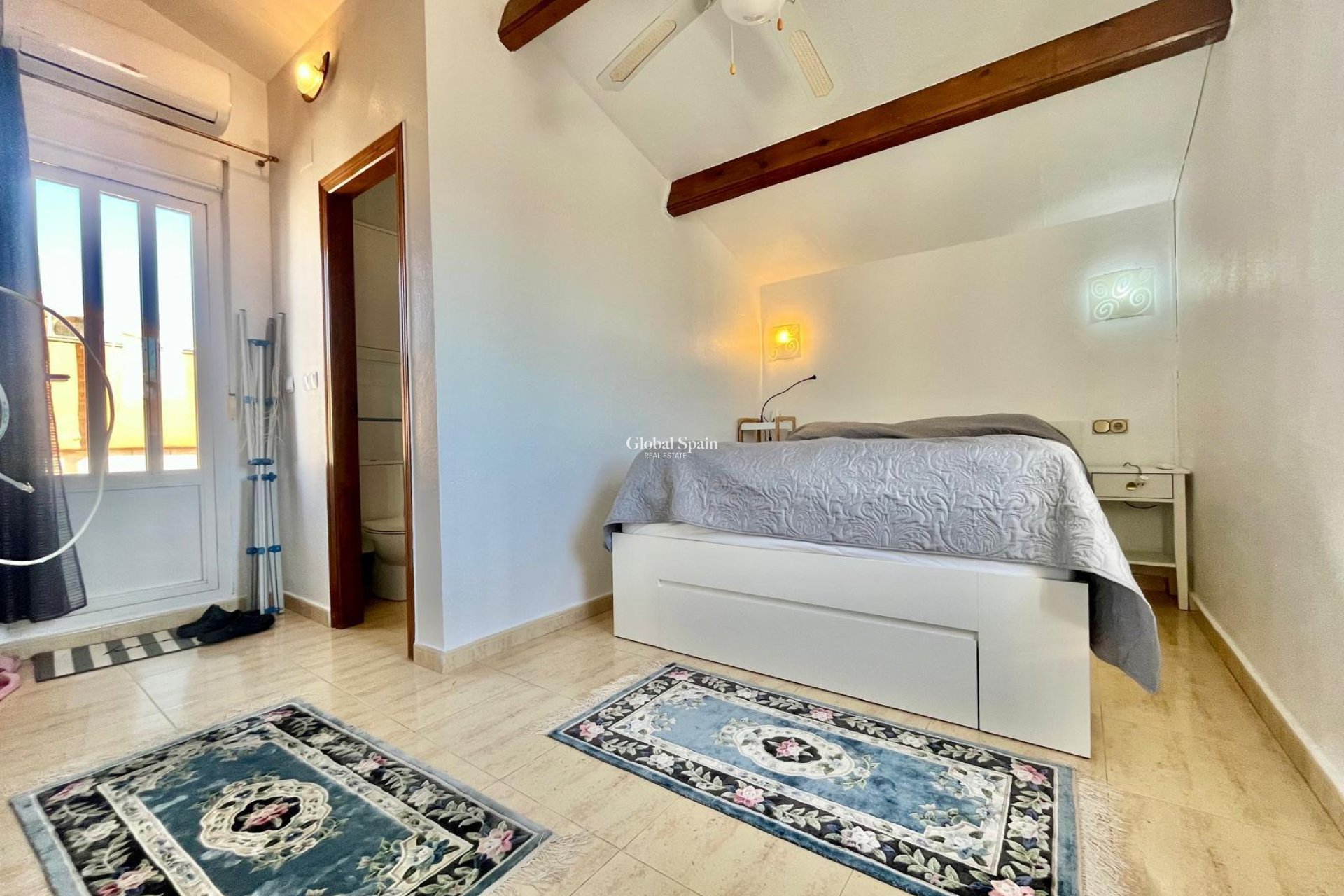 Wiederverkauf - VILLA -
ORIHUELA COSTA - Los Almendros-la Florida