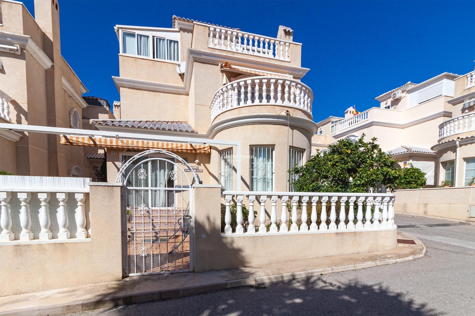 Wiederverkauf - VILLA -
ORIHUELA COSTA - Los Almendros-la Florida
