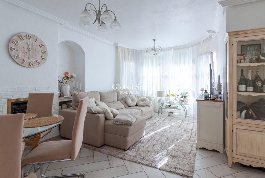 Wiederverkauf - VILLA -
ORIHUELA COSTA - Los Almendros-la Florida