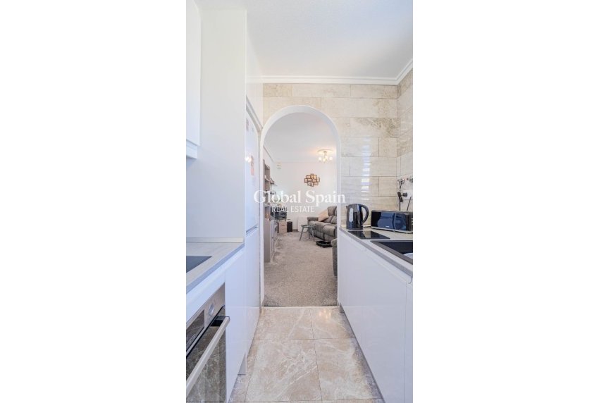 Wiederverkauf - Villa -
ORIHUELA COSTA - LOS BALCONES - LOS ALTOS