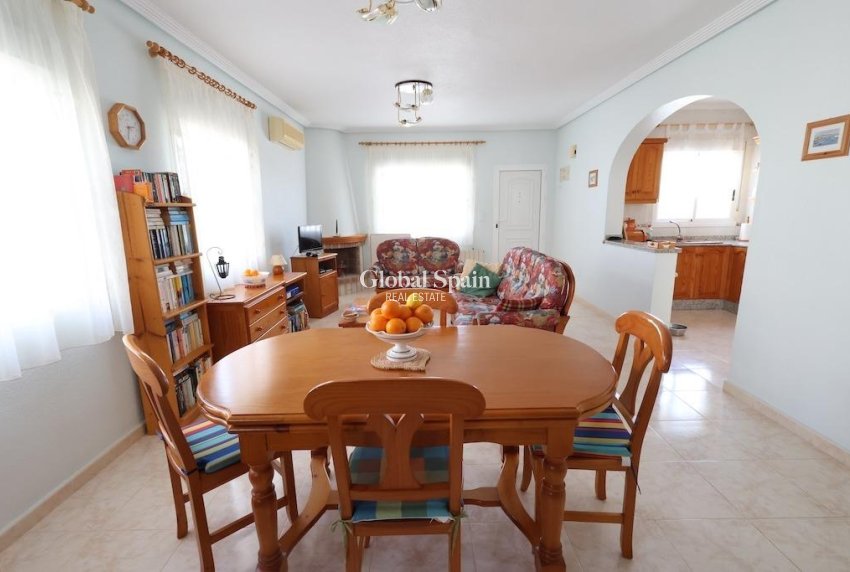 Wiederverkauf - Villa -
ORIHUELA COSTA - Los Balcones