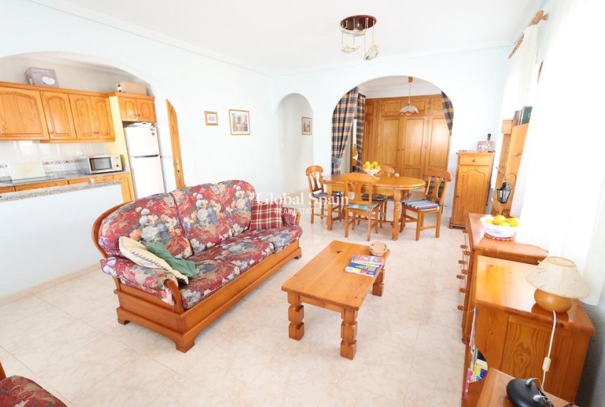 Wiederverkauf - Villa -
ORIHUELA COSTA - Los Balcones