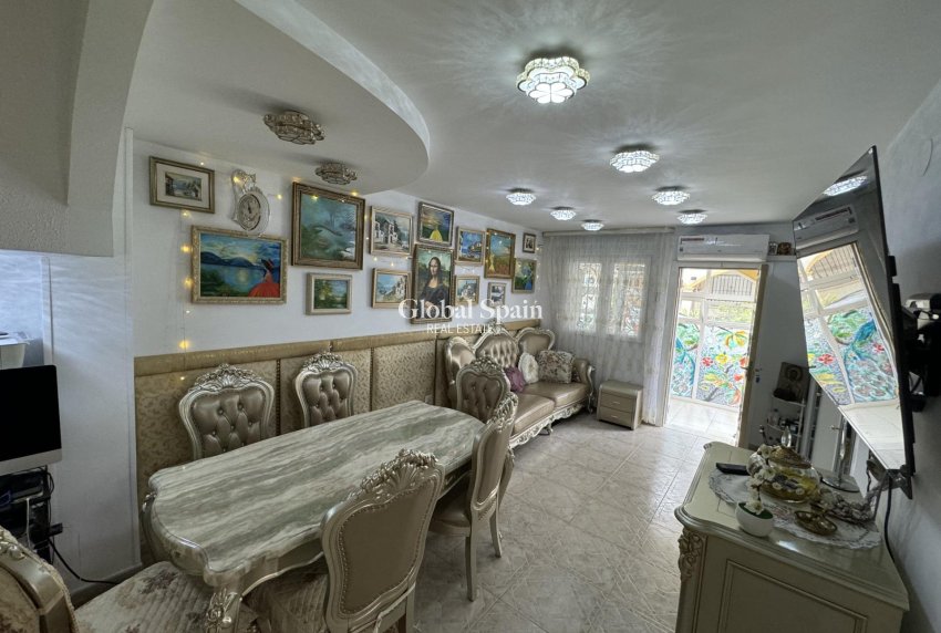 Wiederverkauf - VILLA -
ORIHUELA COSTA - Los Dolses