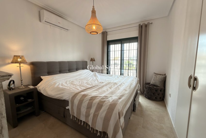 Wiederverkauf - VILLA -
ORIHUELA COSTA - Los Doses