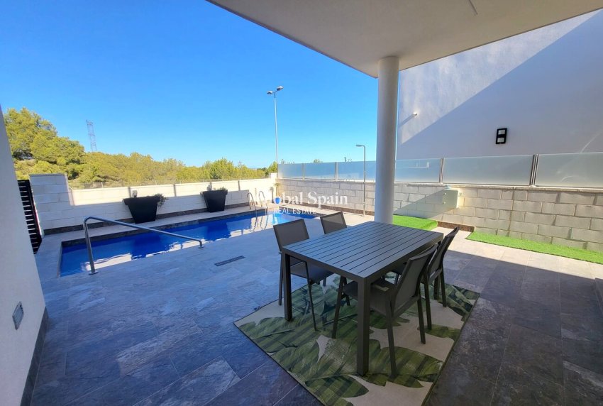 Wiederverkauf - VILLA -
ORIHUELA COSTA - Pau 26