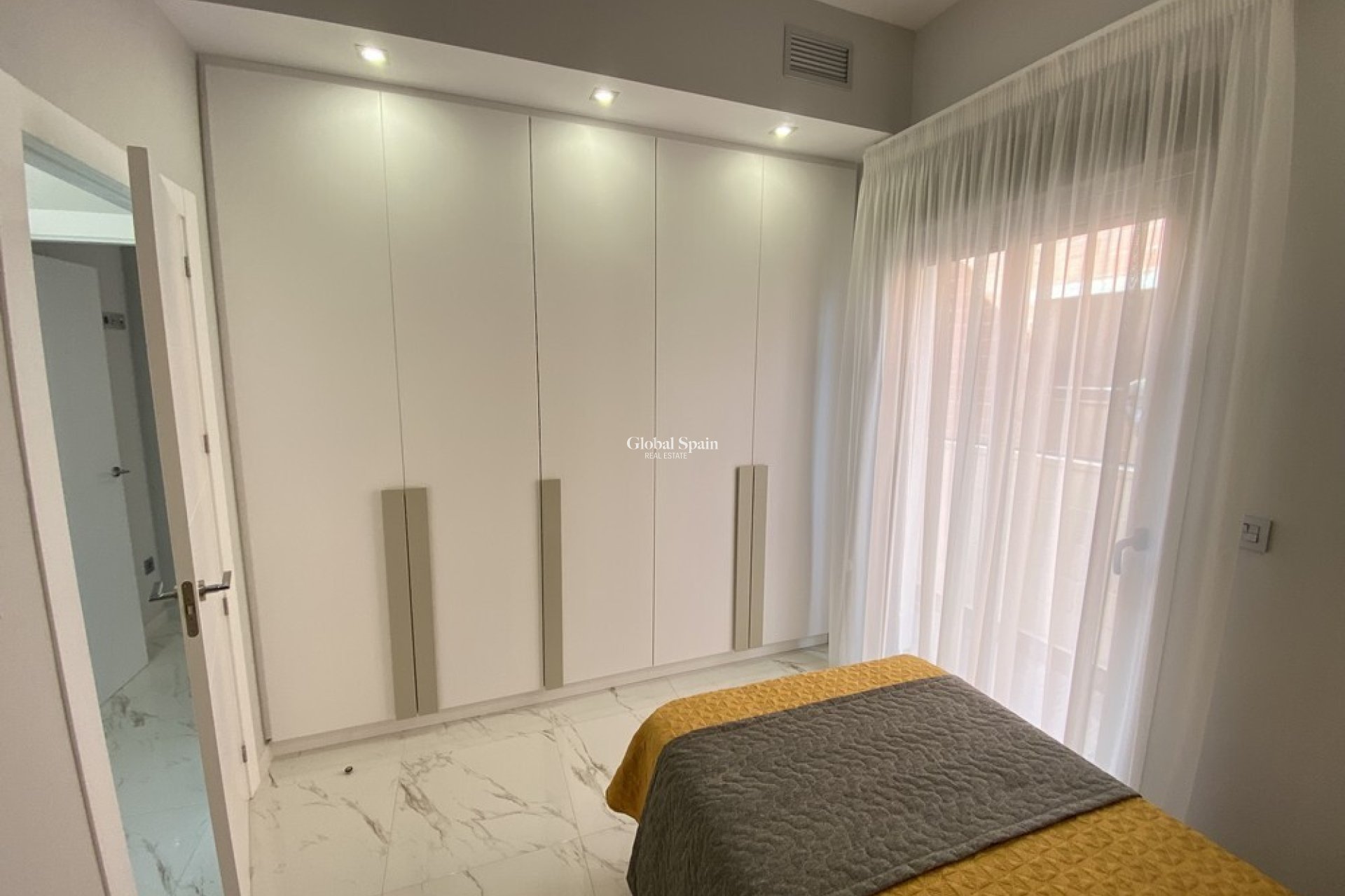 Wiederverkauf - VILLA -
ORIHUELA COSTA - Pau 26