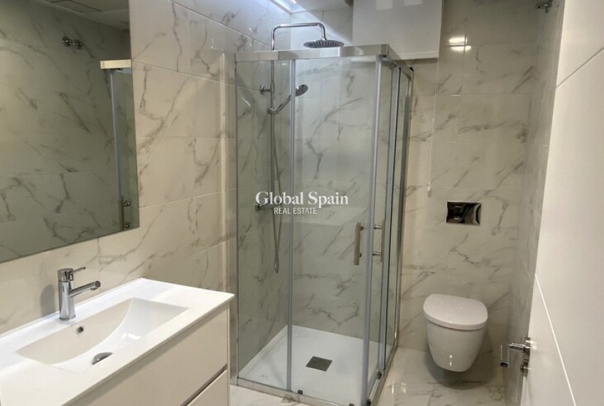 Wiederverkauf - VILLA -
ORIHUELA COSTA - Pau 26