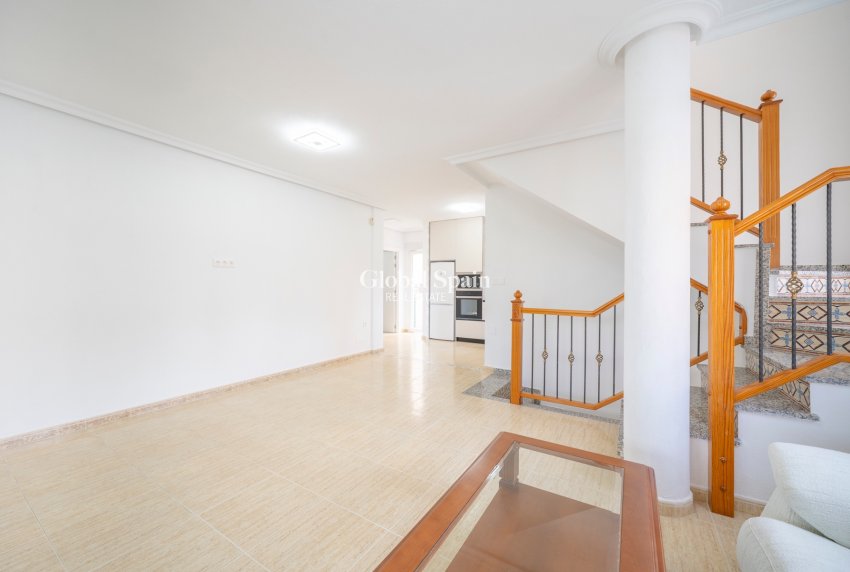 Wiederverkauf - VILLA -
ORIHUELA COSTA - Pau 26