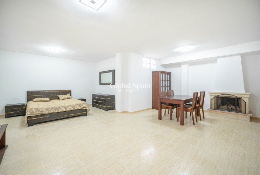 Wiederverkauf - VILLA -
ORIHUELA COSTA - Pau 26
