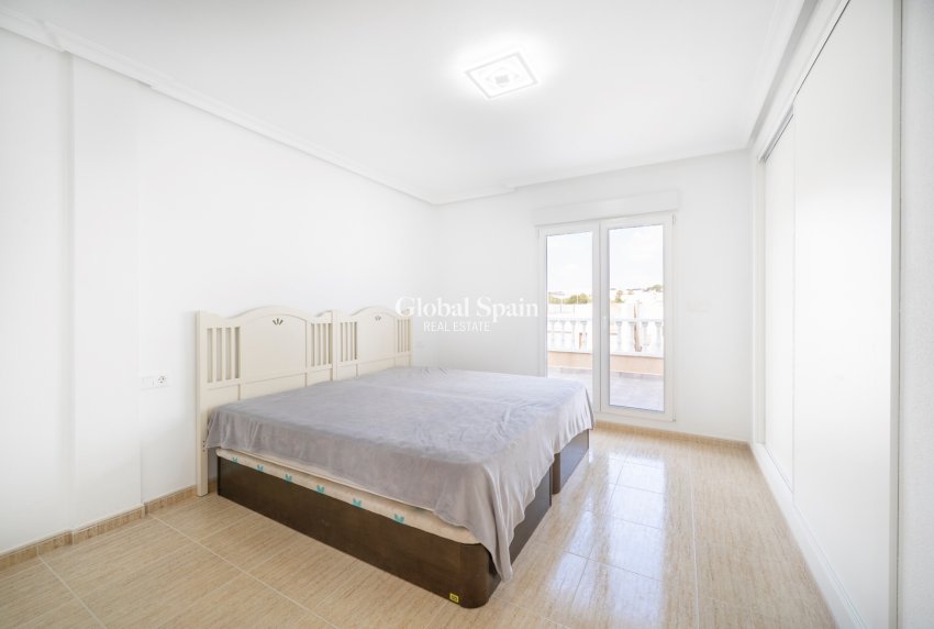 Wiederverkauf - VILLA -
ORIHUELA COSTA - Pau 26