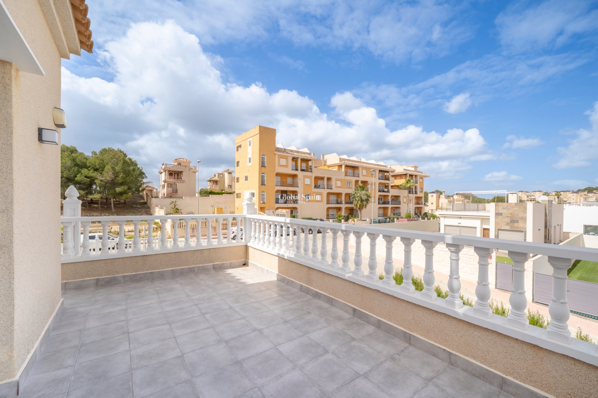 Wiederverkauf - VILLA -
ORIHUELA COSTA - Pau 26
