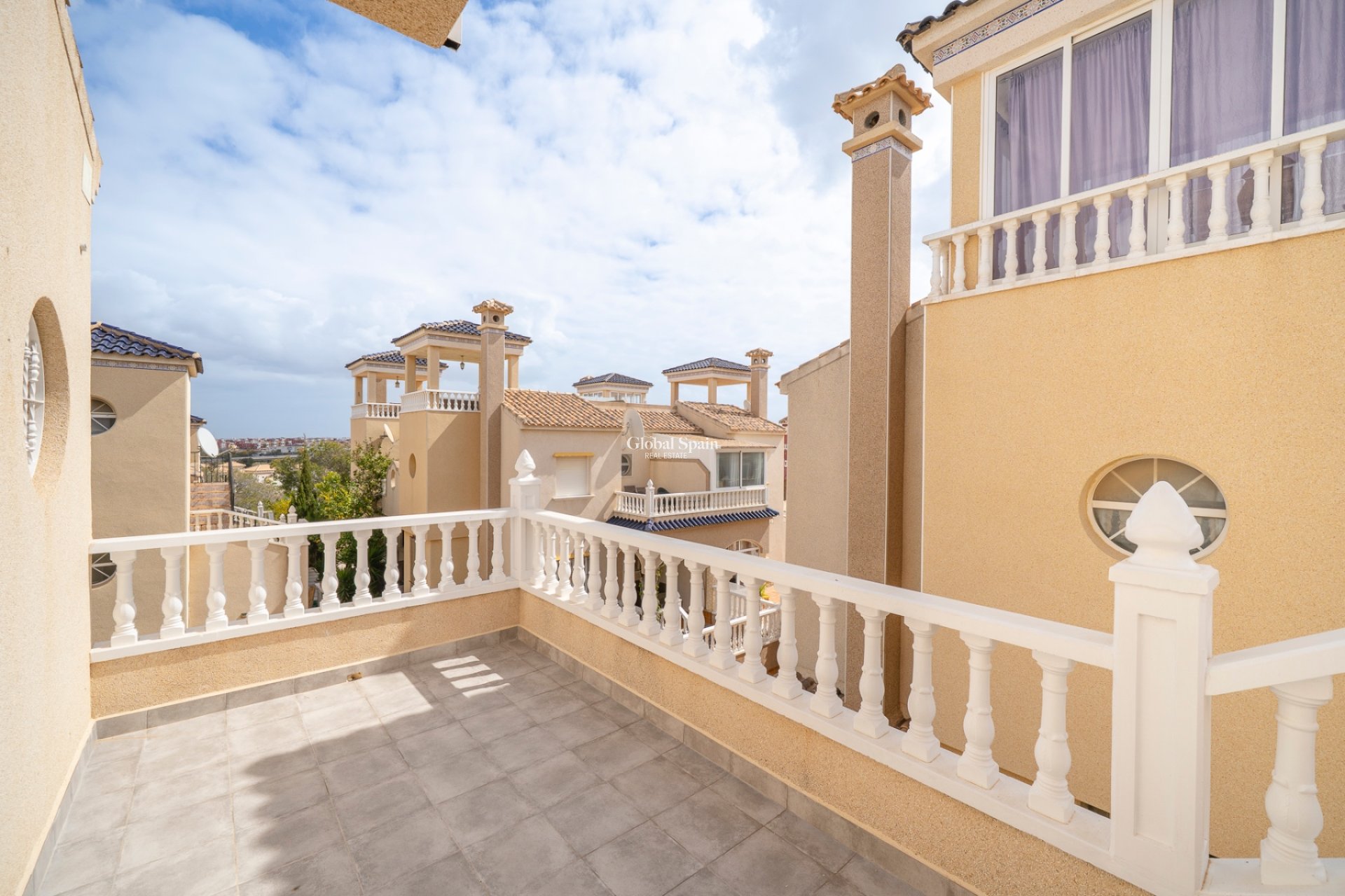 Wiederverkauf - VILLA -
ORIHUELA COSTA - Pau 26