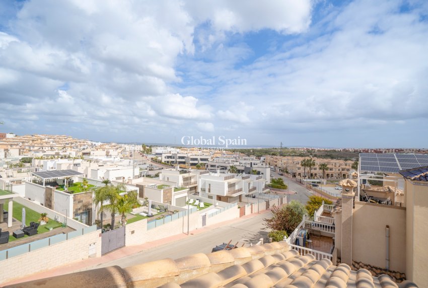 Wiederverkauf - VILLA -
ORIHUELA COSTA - Pau 26
