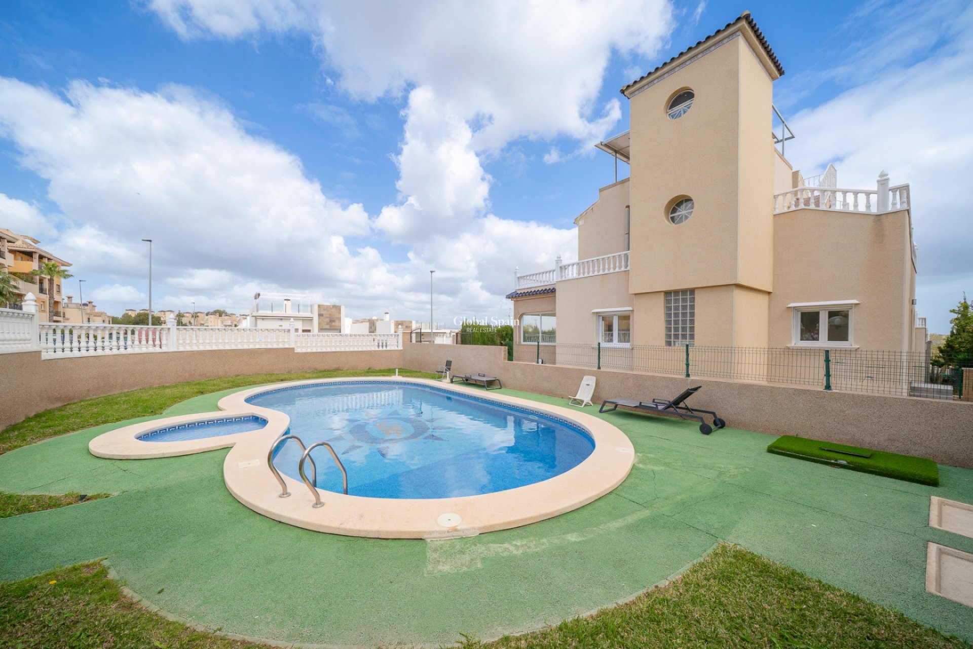 Wiederverkauf - VILLA -
ORIHUELA COSTA - Pau 26
