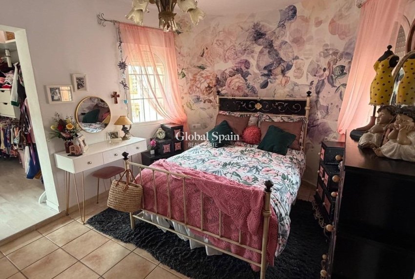 Wiederverkauf - VILLA -
ORIHUELA COSTA - Playa Flamenca