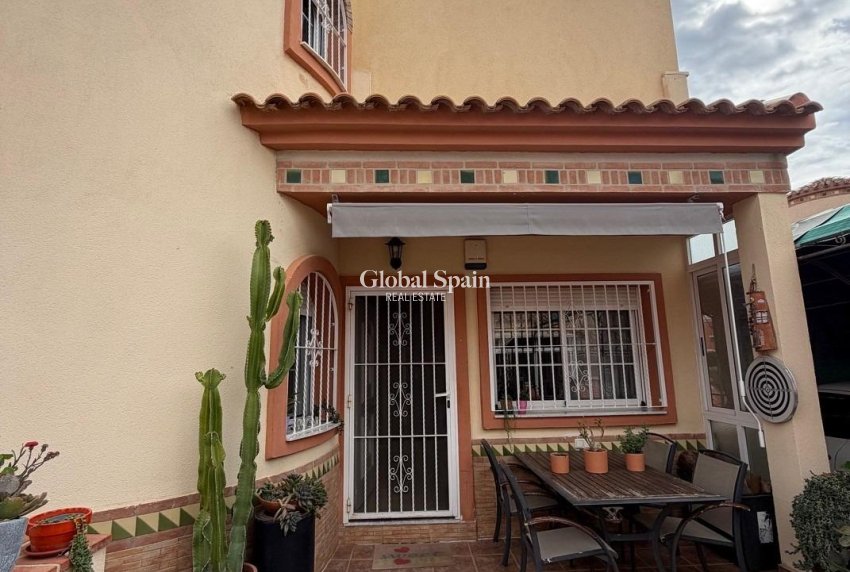 Wiederverkauf - VILLA -
ORIHUELA COSTA - Playa Flamenca