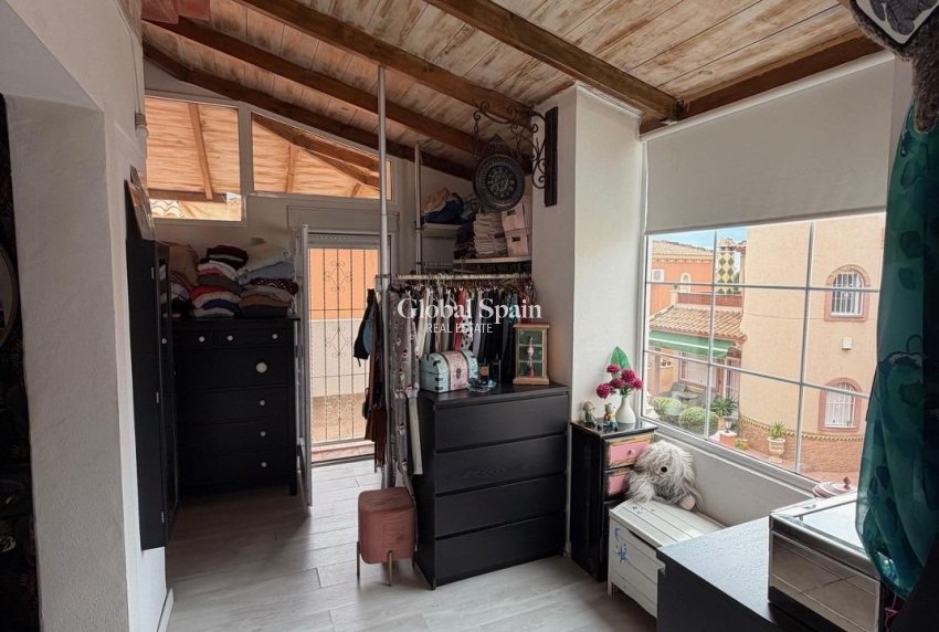 Wiederverkauf - VILLA -
ORIHUELA COSTA - Playa Flamenca