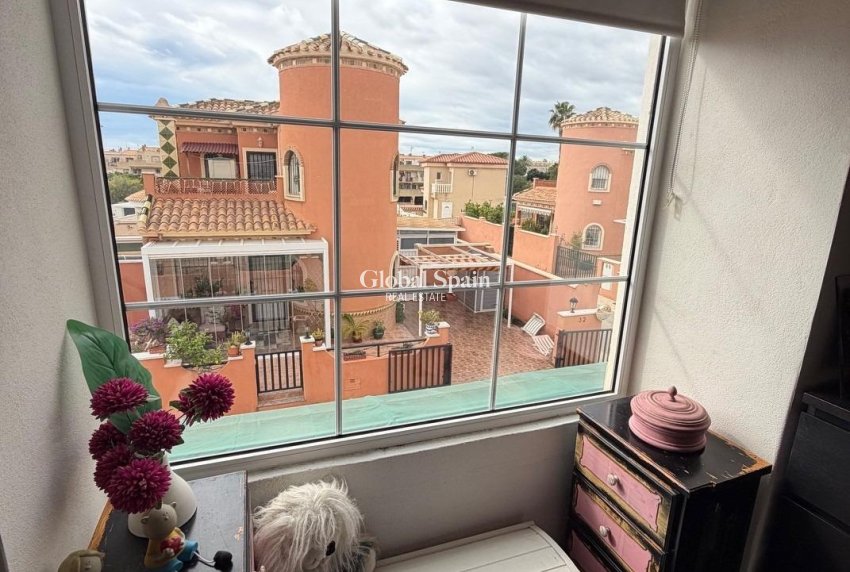 Wiederverkauf - VILLA -
ORIHUELA COSTA - Playa Flamenca