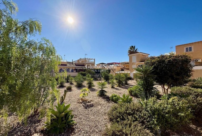 Wiederverkauf - VILLA -
ORIHUELA COSTA - Playa Flamenca
