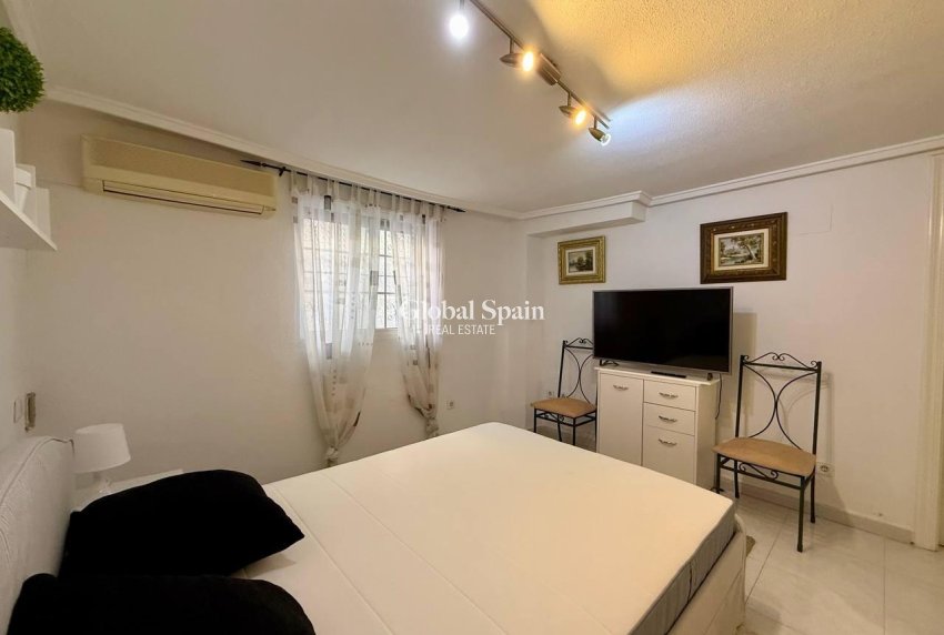 Wiederverkauf - VILLA -
ORIHUELA COSTA - Playa Flamenca