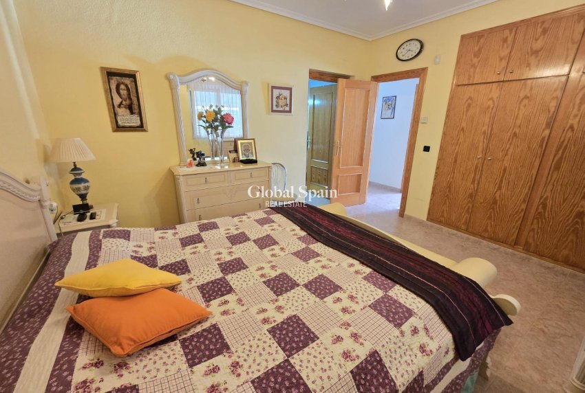 Wiederverkauf - VILLA -
ORIHUELA COSTA - Playa Flamenca