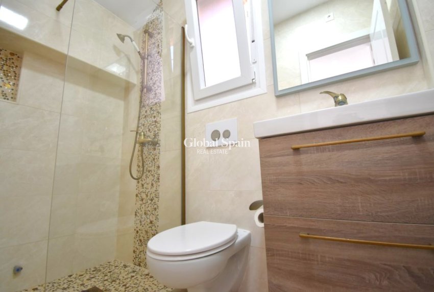 Wiederverkauf - VILLA -
Orihuela Costa - Playa Flamenca