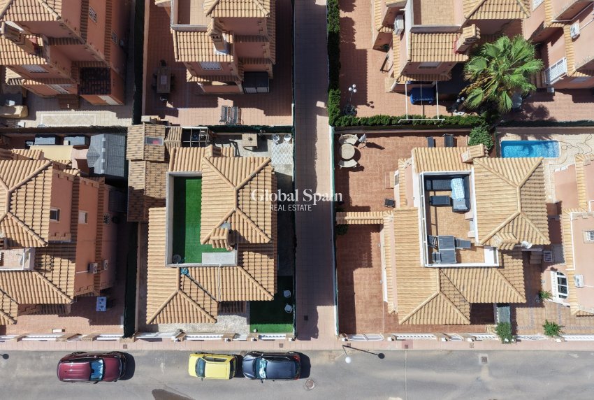 Wiederverkauf - VILLA -
Orihuela Costa - Playa Flamenca