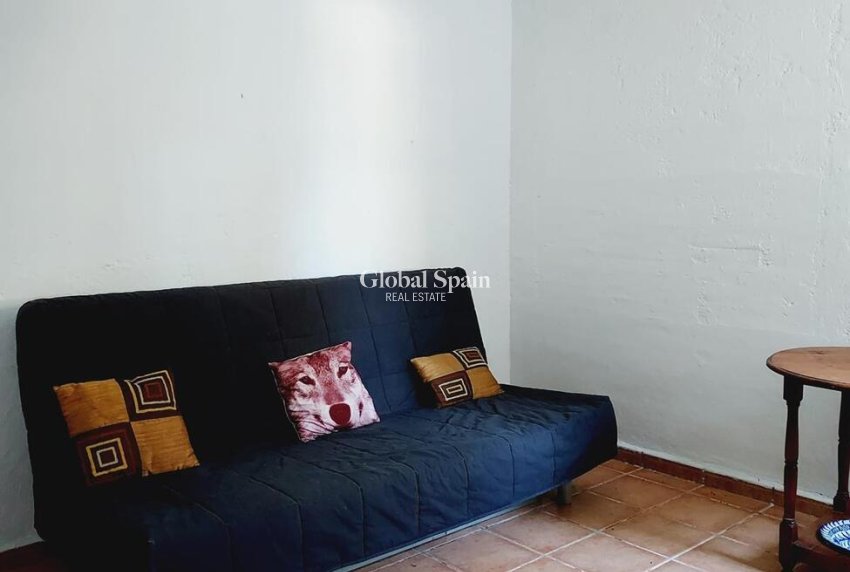 Wiederverkauf - VILLA -
ORIHUELA COSTA - Punta Prima