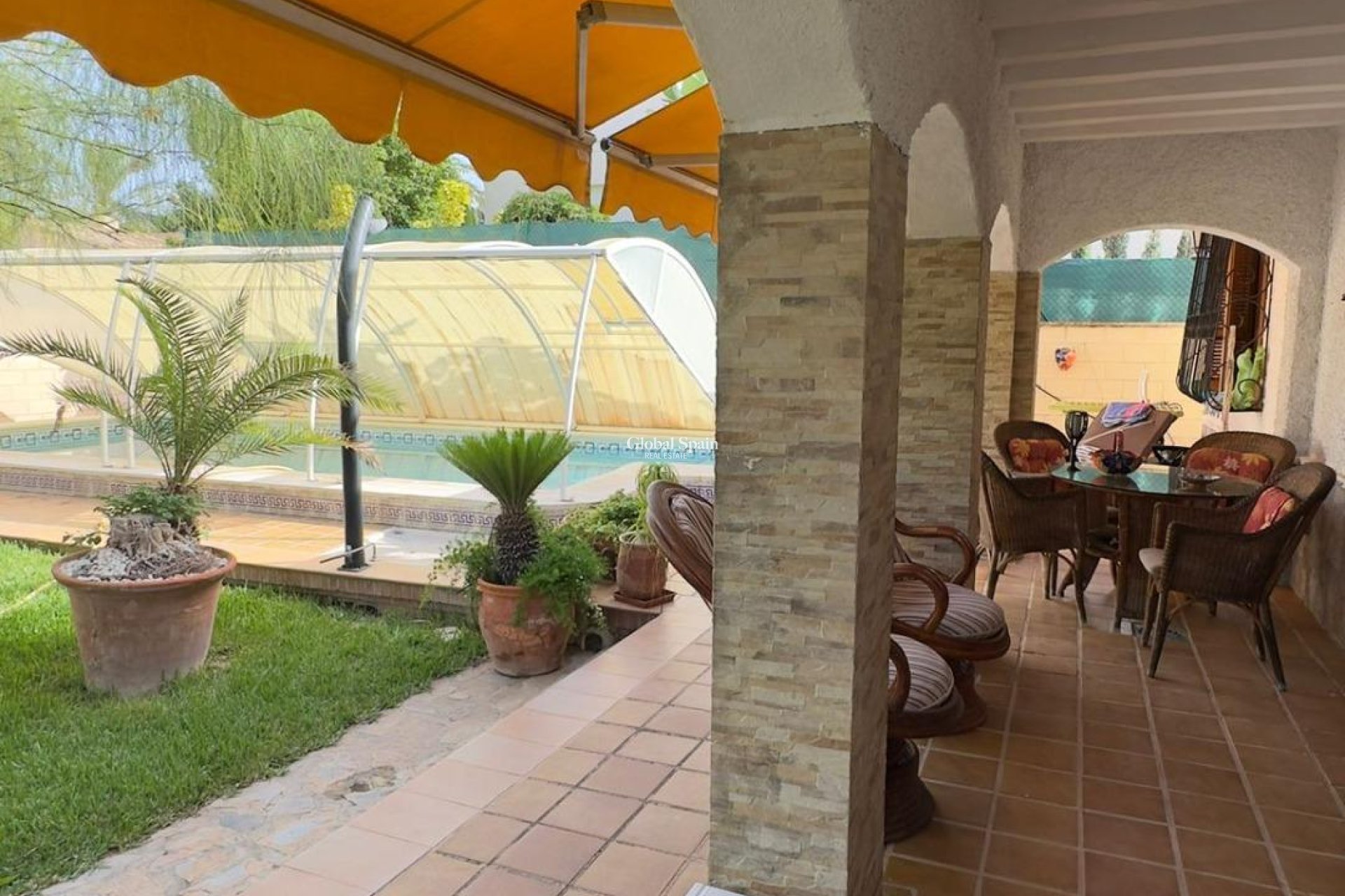 Wiederverkauf - VILLA -
ORIHUELA COSTA - Punta Prima