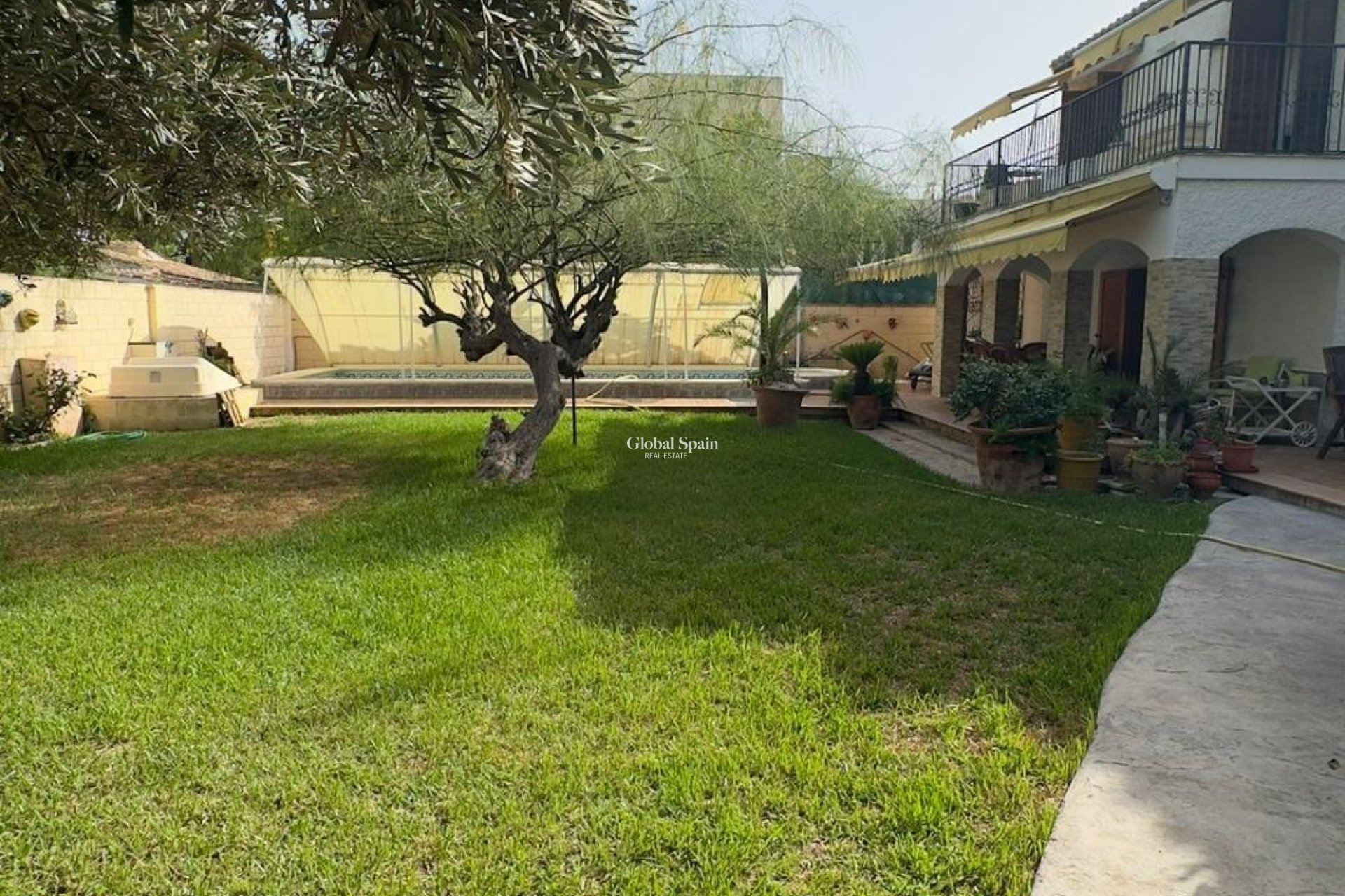 Wiederverkauf - VILLA -
ORIHUELA COSTA - Punta Prima