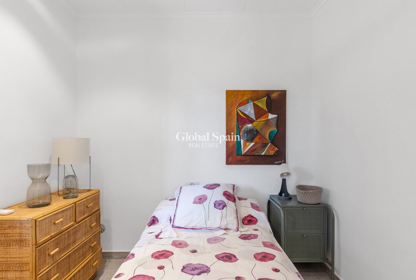 Wiederverkauf - Villa -
ORIHUELA COSTA - Punta Prima