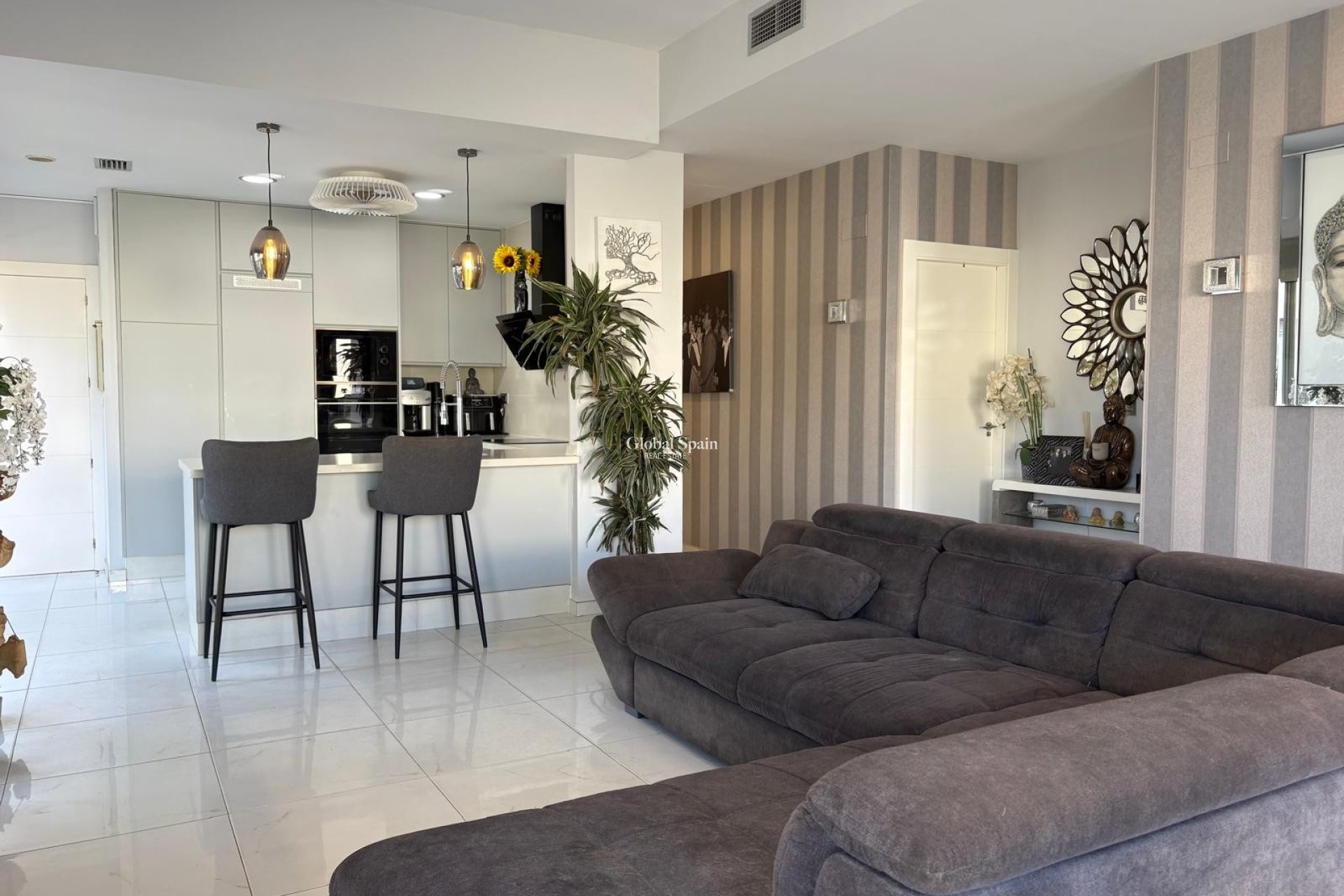 Wiederverkauf - Villa -
ORIHUELA COSTA - VILLAMARTÍN