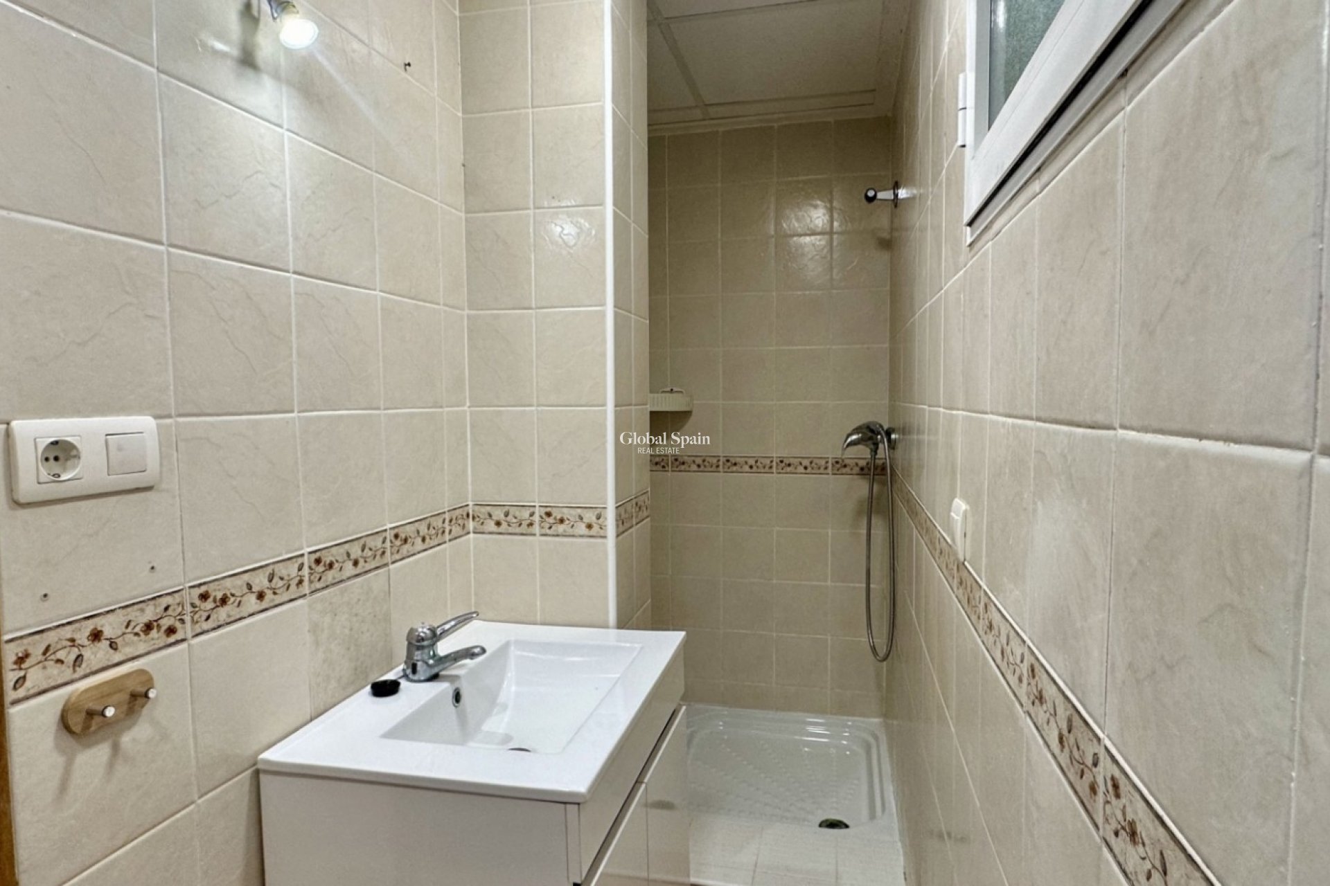 Wiederverkauf - Villa -
ORIHUELA COSTA - VILLAMARTÍN