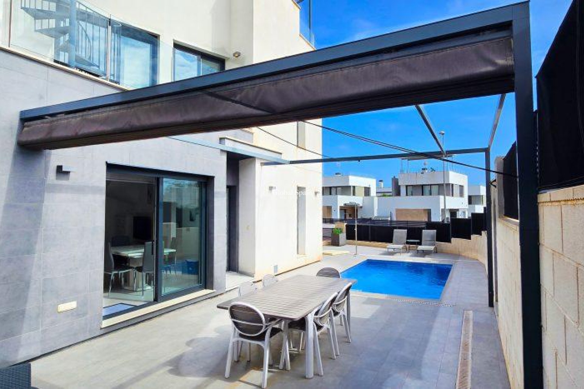 Wiederverkauf - Villa -
ORIHUELA COSTA - VILLAMARTÍN