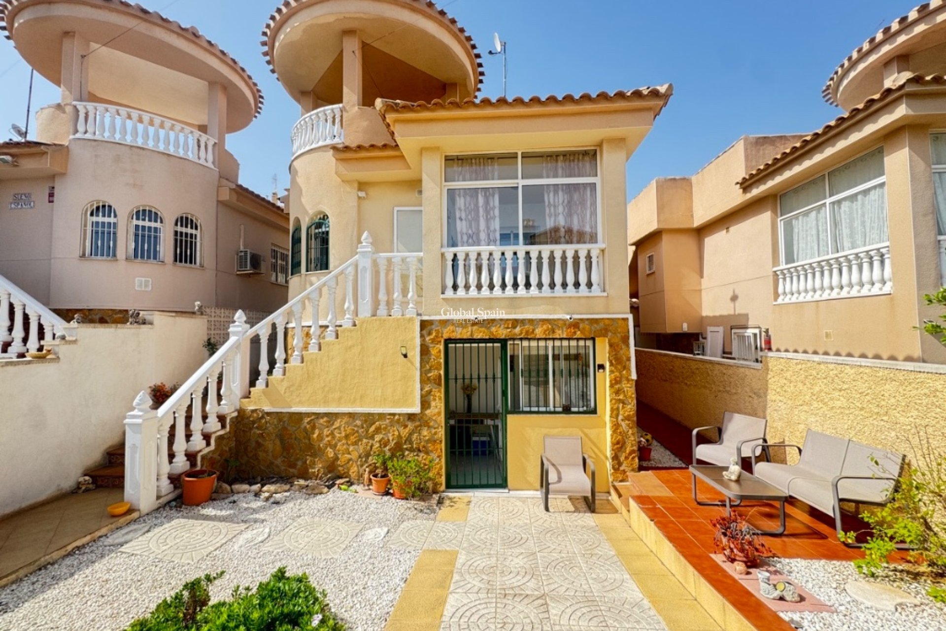 Wiederverkauf - Villa -
ORIHUELA COSTA - VILLAMARTÍN