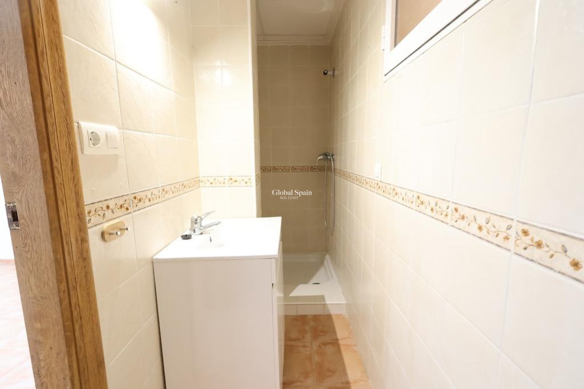 Wiederverkauf - VILLA -
ORIHUELA COSTA - VILLAMARTÍN