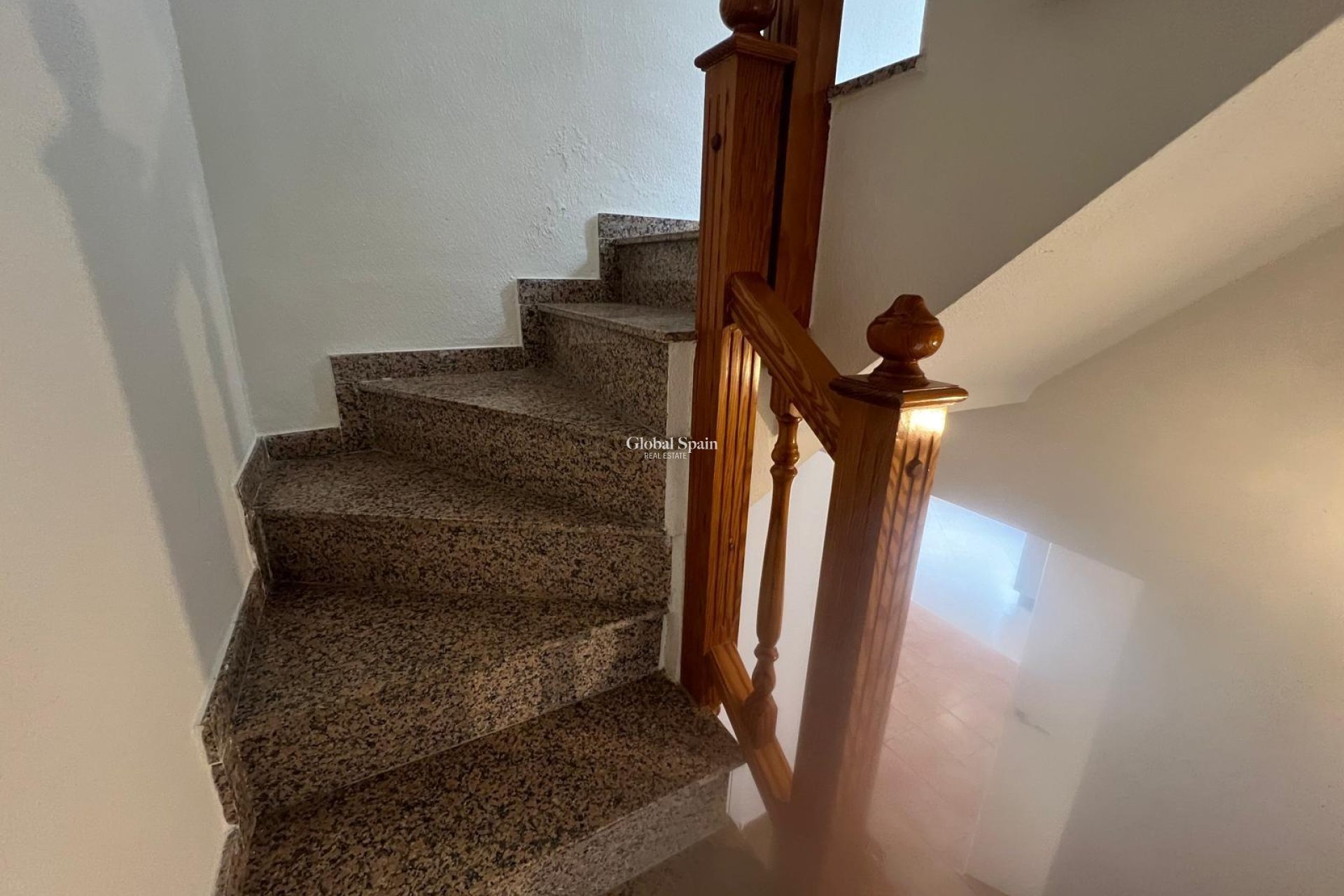 Wiederverkauf - VILLA -
ORIHUELA COSTA - VILLAMARTÍN